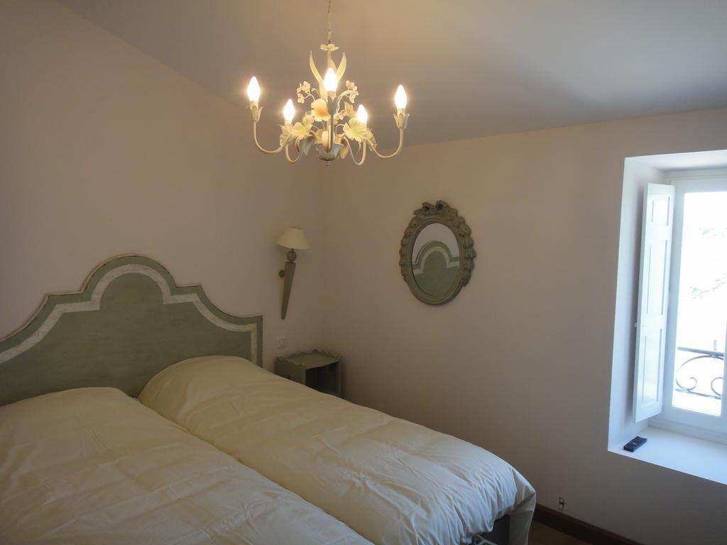 Les Terres De Saint Hilaire Bed & Breakfast Ollieres Room photo