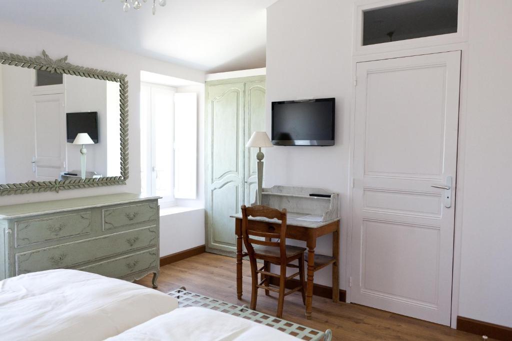 Les Terres De Saint Hilaire Bed & Breakfast Ollieres Room photo